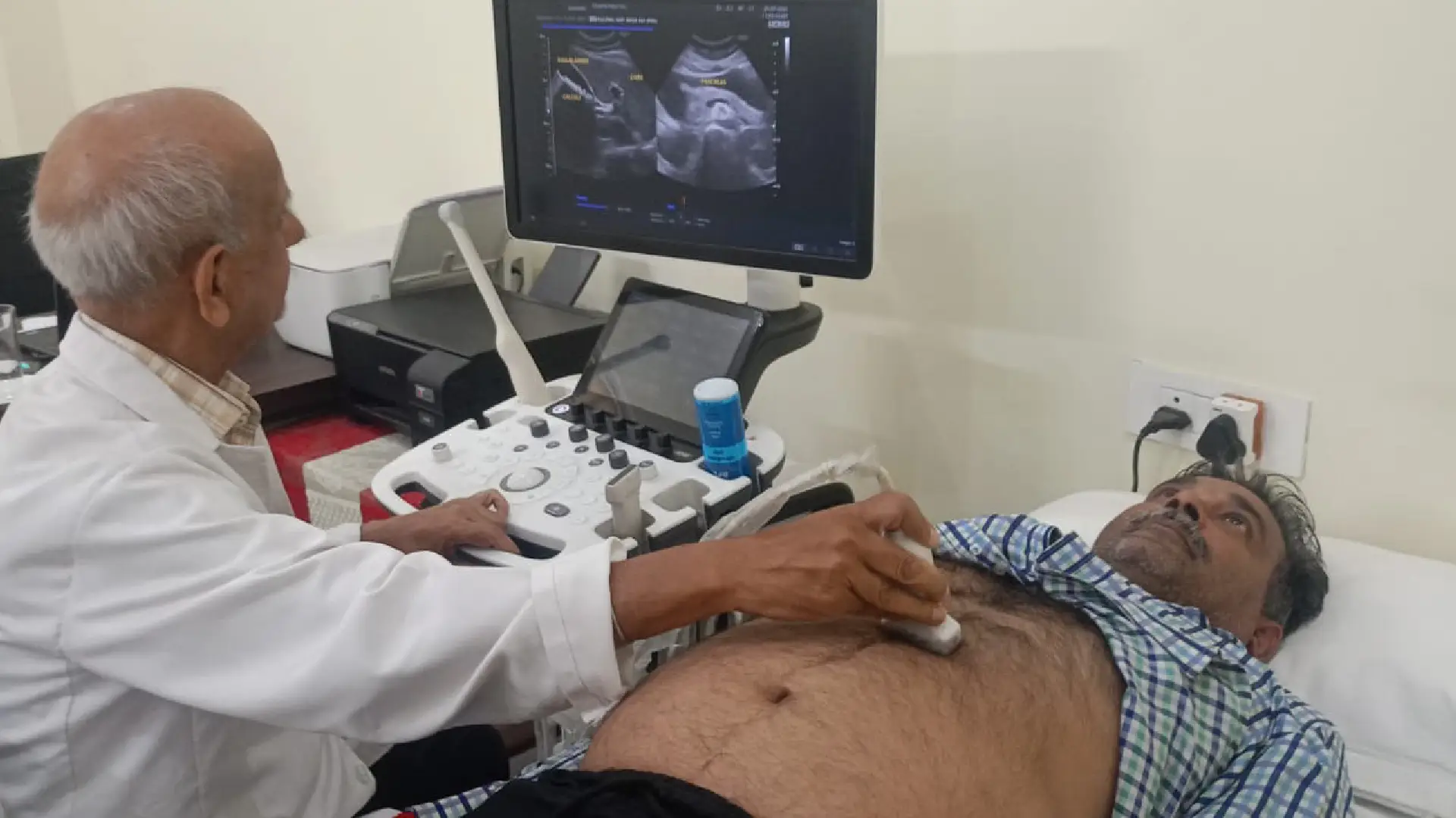 Dr. Devinder Sauntra